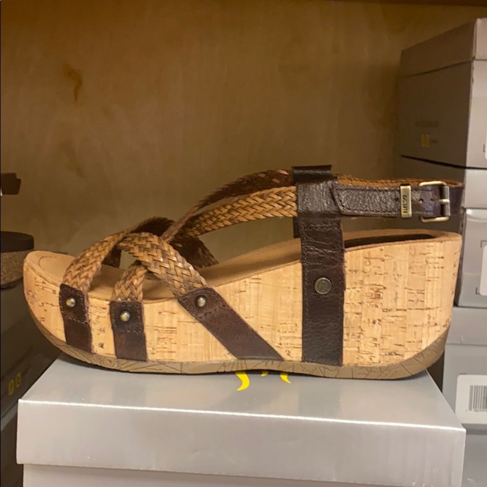 Bussola Brown Wedge